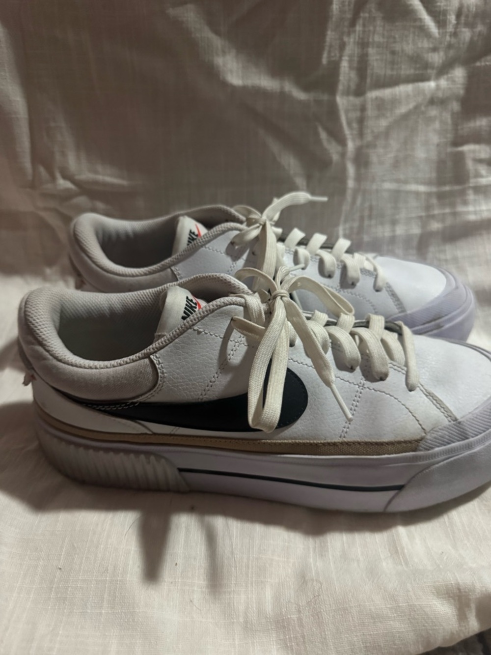 Women’s Nike court legacy lift